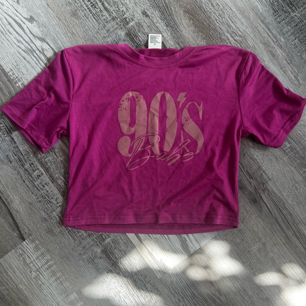90's Babe Graphic Crop Top